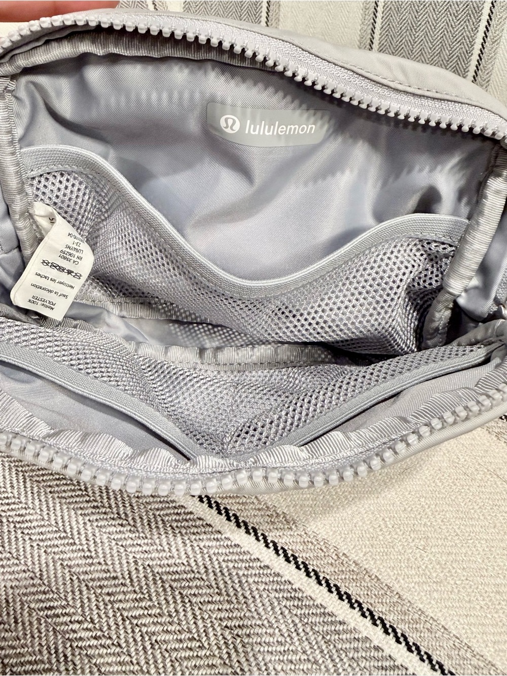 lululemon athletica Light Gray Men’s Belt Bag with Branded Strap - Picture 6 of 8